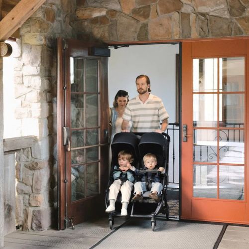uppababy minu duo es lasilla de paseo gemelar estrecha que pasa por facilidad por cualquier puerta